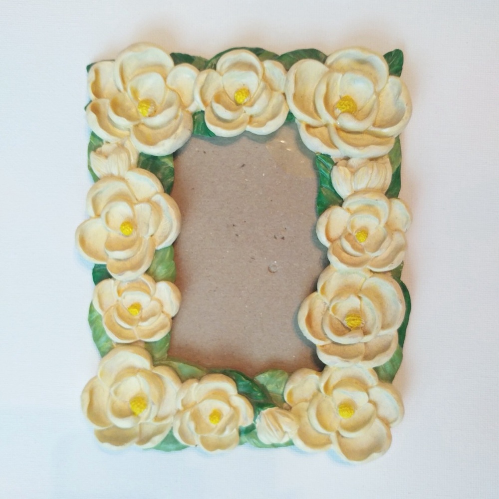 4/$15 🌻 Magnolia Flower Picture Frame